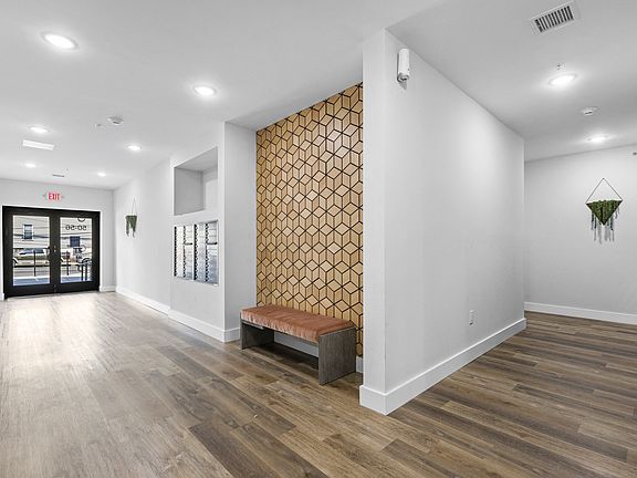 3rd image of 50 Norfolk St APT 302