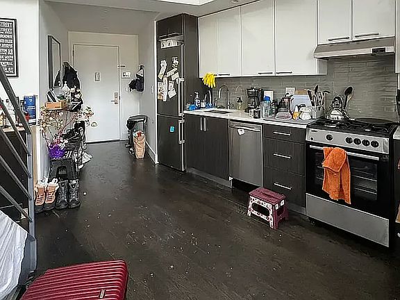 3rd image of 596 Washington Ave #5I