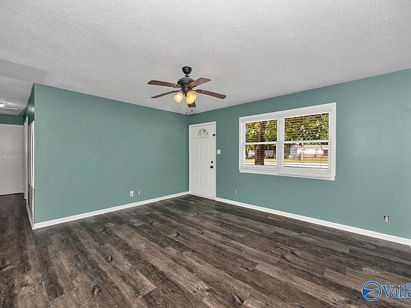5th image of 619 Greenfield Dr NW