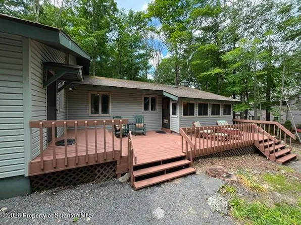 10 Tamarack Dr, Clifton Township, PA 18424