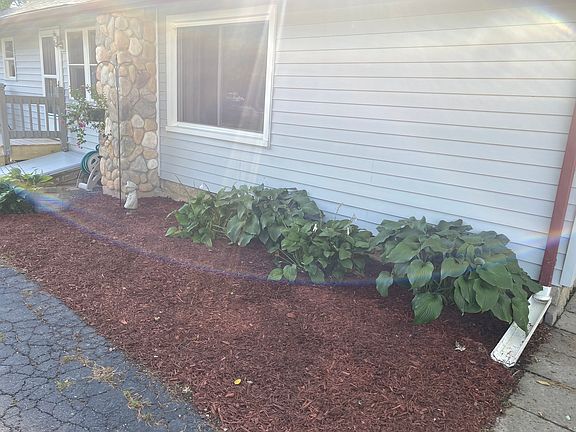 2nd image of 5211 Maplehill Dr