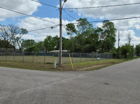 2711 Bois D Arc, Waller, TX 77484