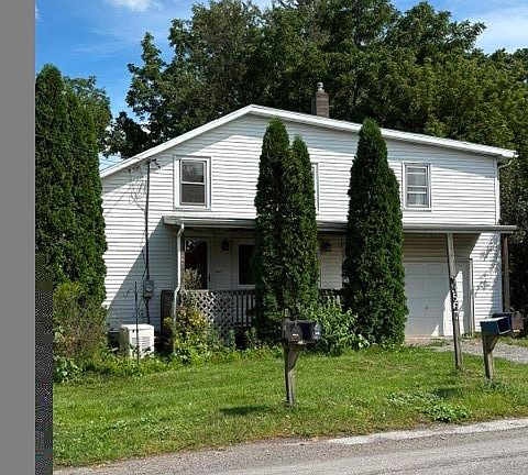 2nd image of 3567 Knowlesville Rd