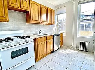 32-15 48th St #1L, Astoria, NY 11103