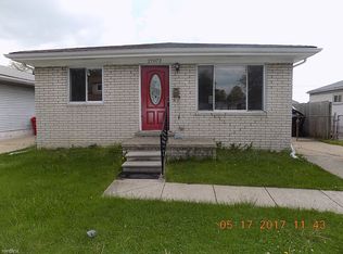 27072 Collingwood St, Roseville, MI 48066