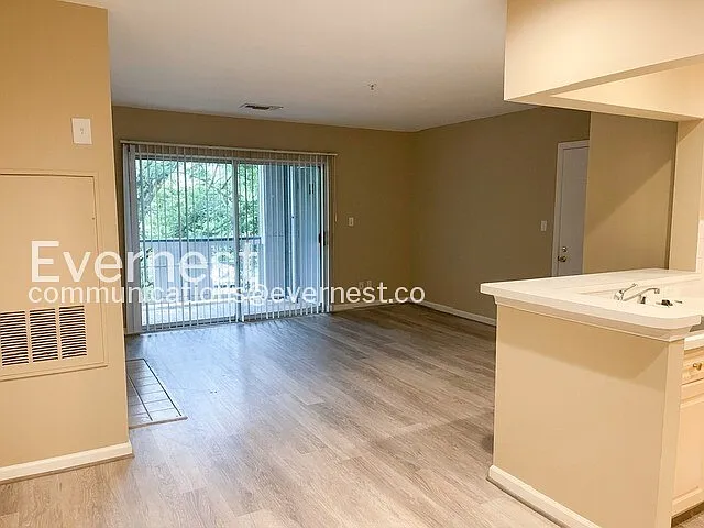 20283 Beechwood Ter #201 — Photo 11