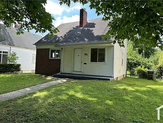 3rd image of 975 E 19th Ave
