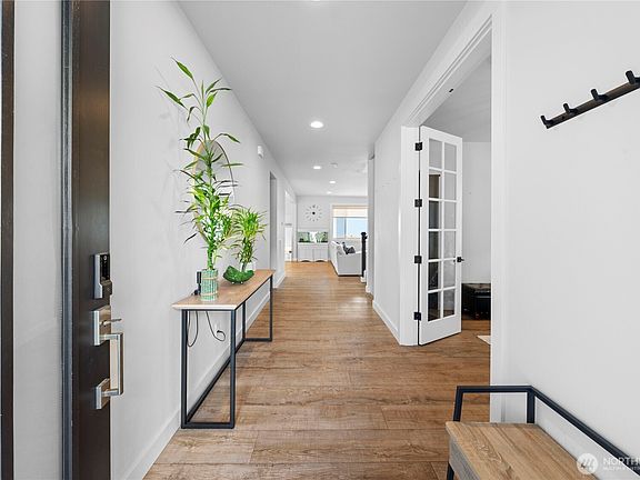 4th image of 2726 85th Avenue Ct E