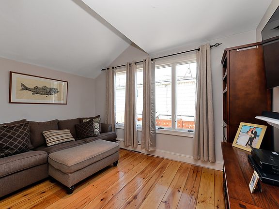 3rd image of 52 Abbey Ct