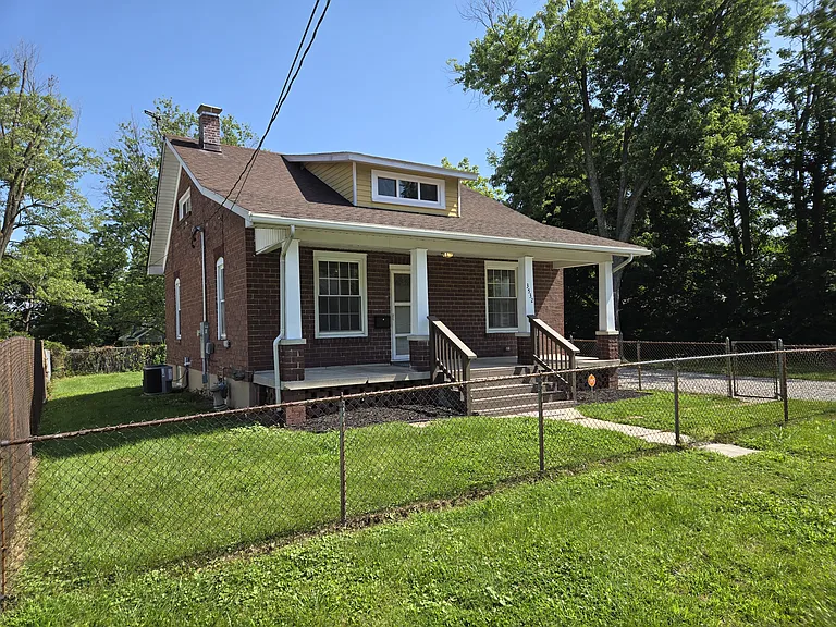 3532 Fullerton Ave — Photo 3