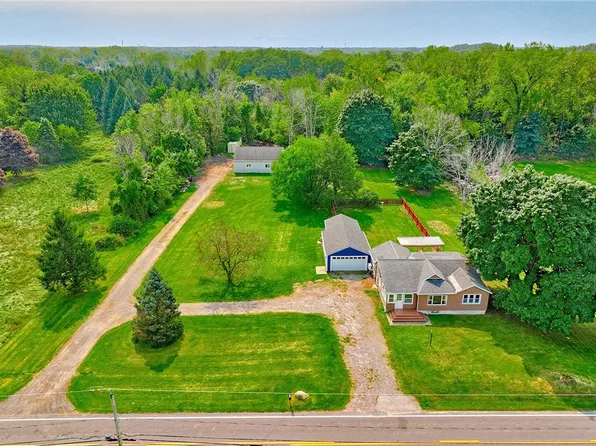 1739 Woodard Rd, Webster, NY 14580