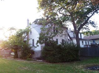 917 Idlewild Dr, Round Lake Beach, IL