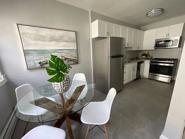233 Lafayette St — Photo 1