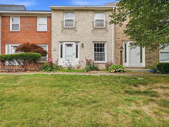 3rd image of 2432 Hardesty Dr S #S6
