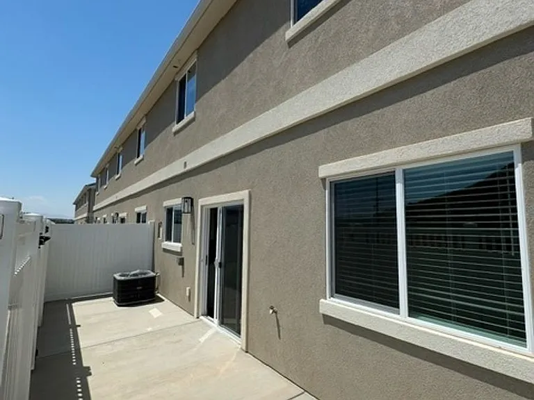 1042 S 1450 E #36 — Photo 15