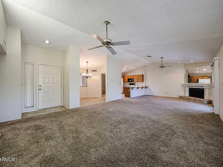 3233 E Desert Cove Ave — Photo 5