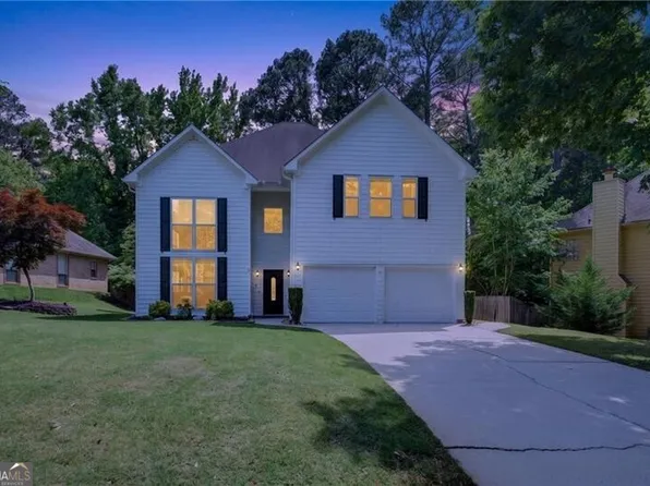 371 Shyrewood Dr, Lawrenceville, GA 30043