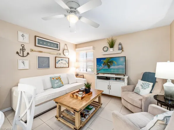 175 5th AVE S #10 (203), NAPLES, FL 34102