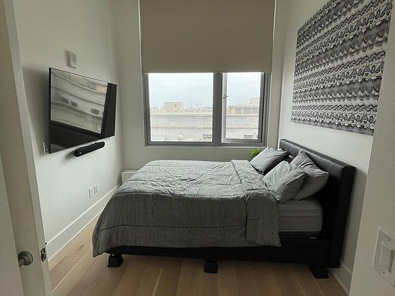 5th image of 1075 Market St Unit 812