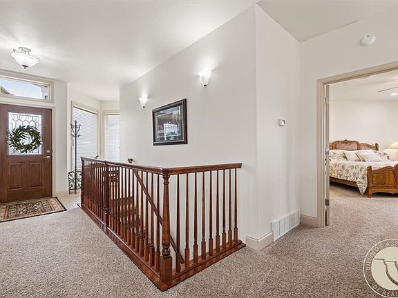 5th image of 3441 Dunlop Ave