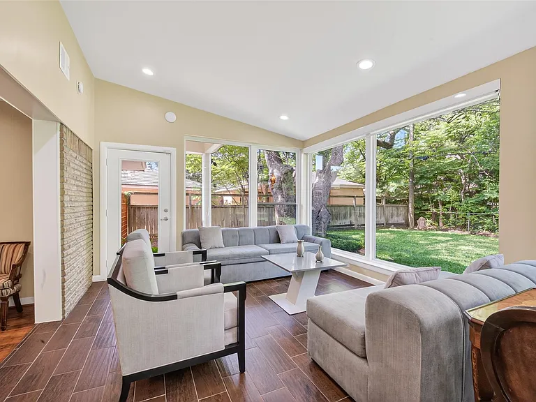 11230 Huggins Dr — Photo 22