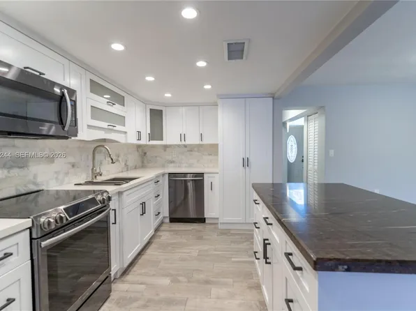 14271 Kendale Lakes Cir, Miami, FL 33183