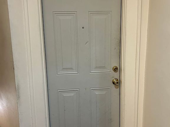 2nd image of 400 Kendall Pl APT 3