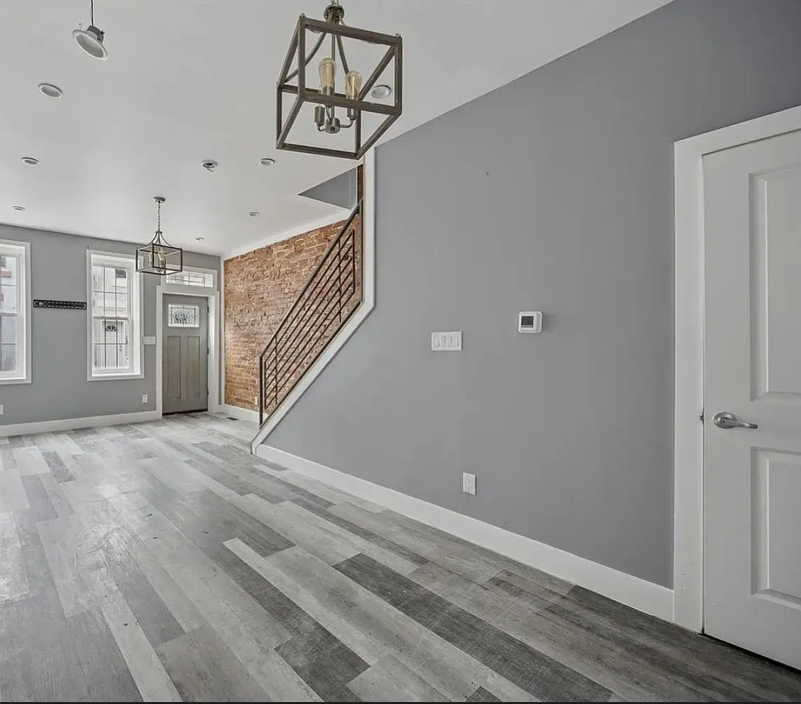 3 bed, 1100 sqft, $1,900 — Photo 1