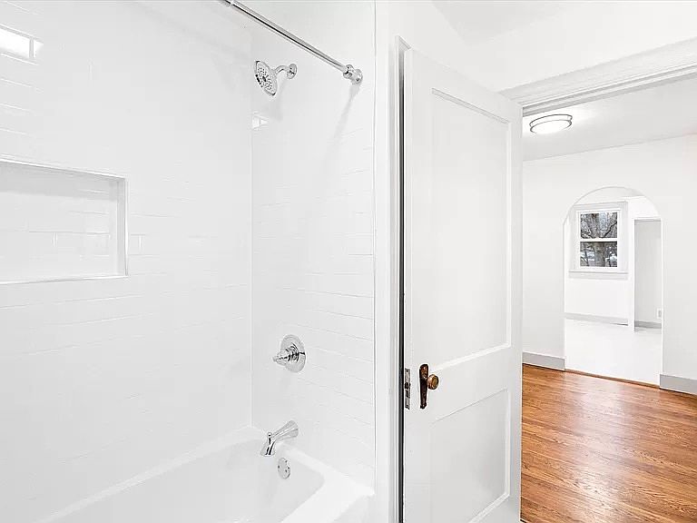2nd image of 1119 Stewart St