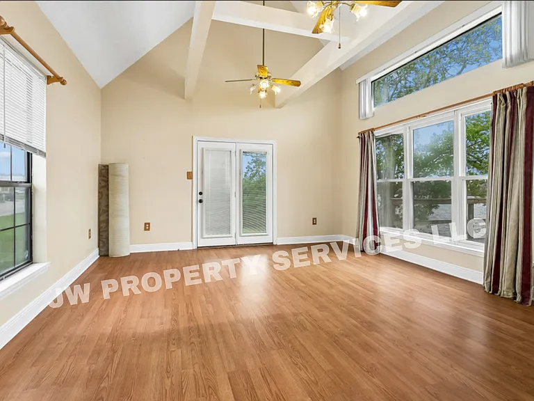 277 Moonraker Dr — Photo 4