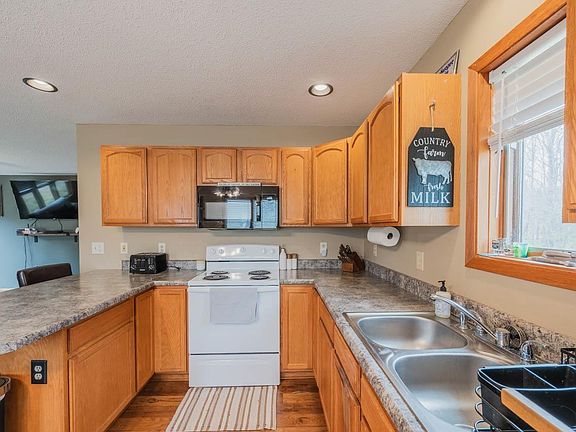 3rd image of 228 3rd St SE