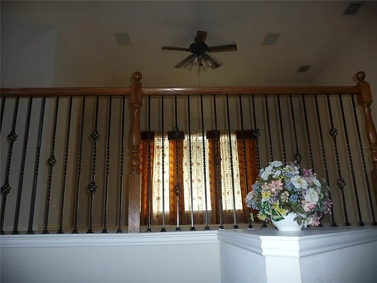 715 Wheaton Ct — Photo 12
