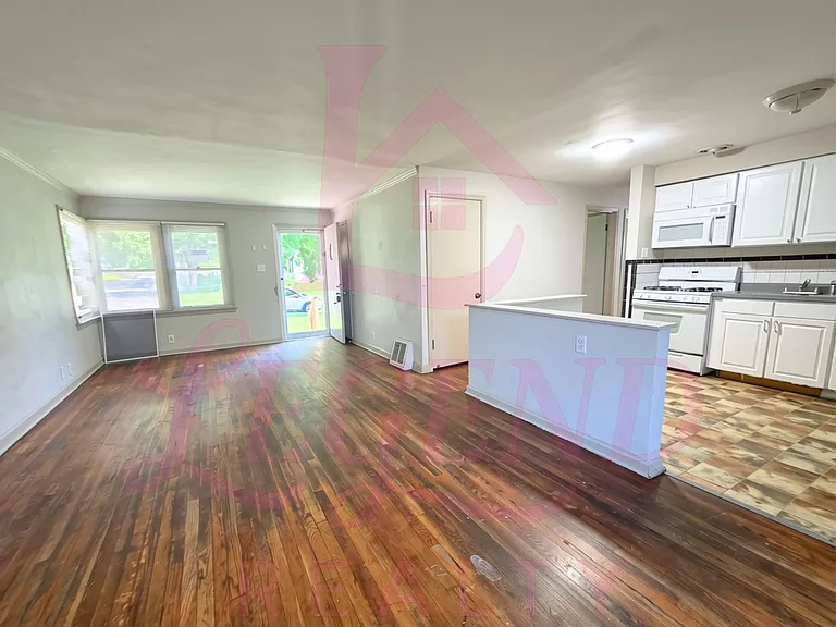 10413 Ewell Dr — Photo 3
