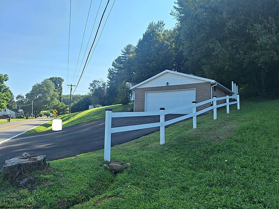 3rd image of 1504 Brushy Fork Rd