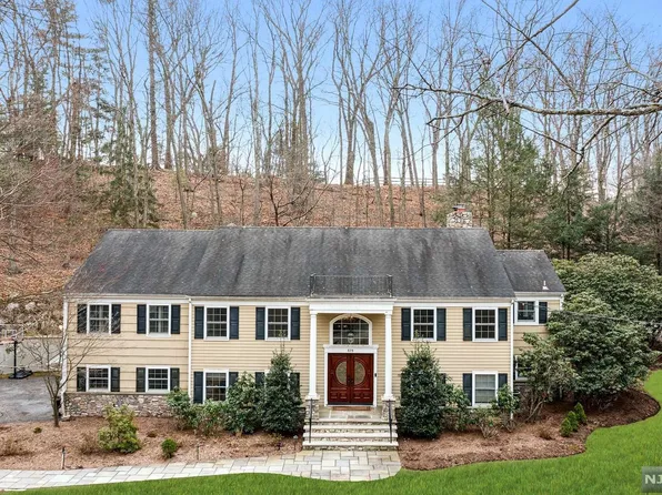 828 Tequesta Dr, Franklin Lakes, NJ 07417