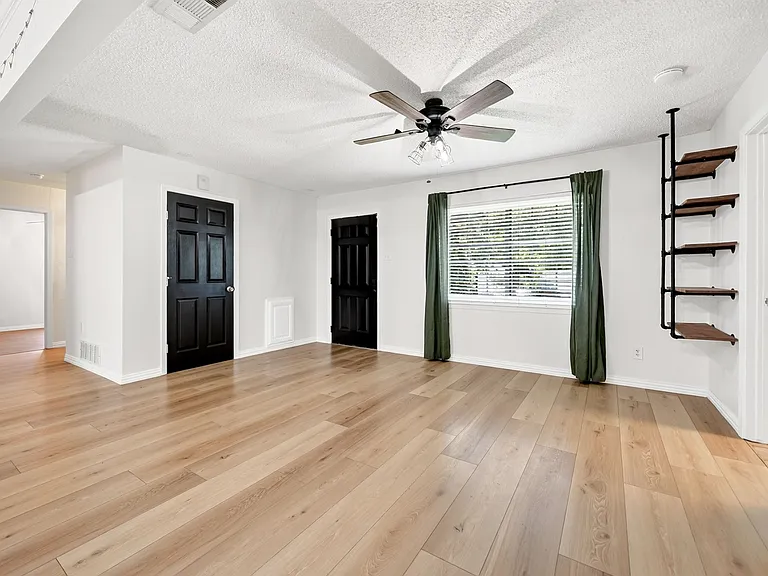 505 Whittle Way — Photo 11