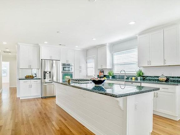 3rd image of 226 Avenue C