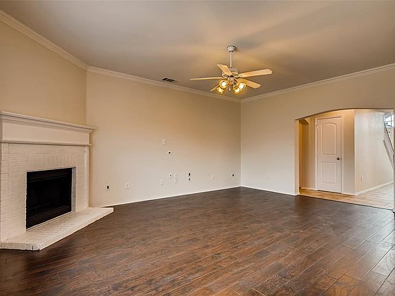 4th image of 9067 Riverfalls Dr
