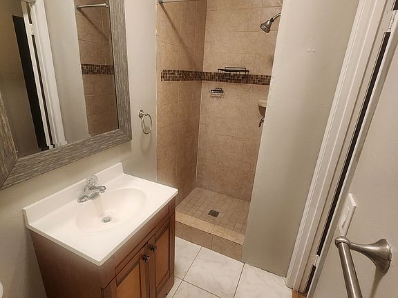 3rd image of 11730 Wesson Cir W