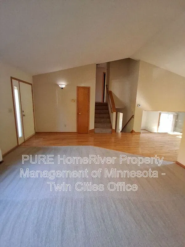 3 bed, 3.0 bath, 2143 sqft, $2,450 — Photo 2