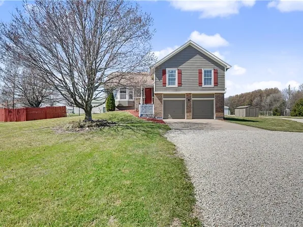 25000 Pflumm Rd, Louisburg, KS 66053