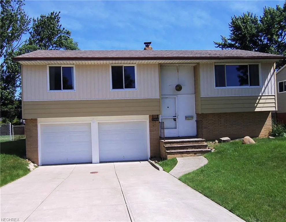 11464 Johnson Dr photo 1