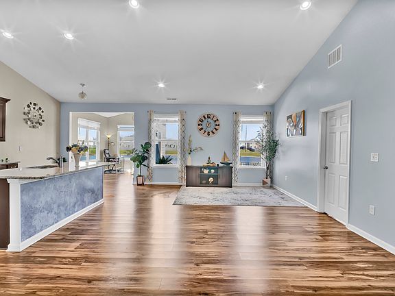 4th image of 2566 Creek Bank Dr