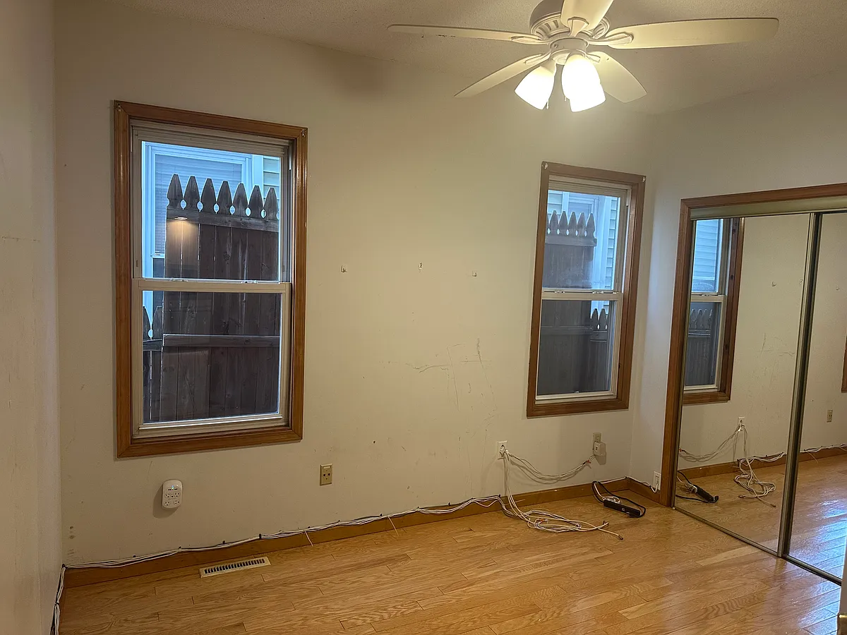 Building Photo - 421 Poplar St #1