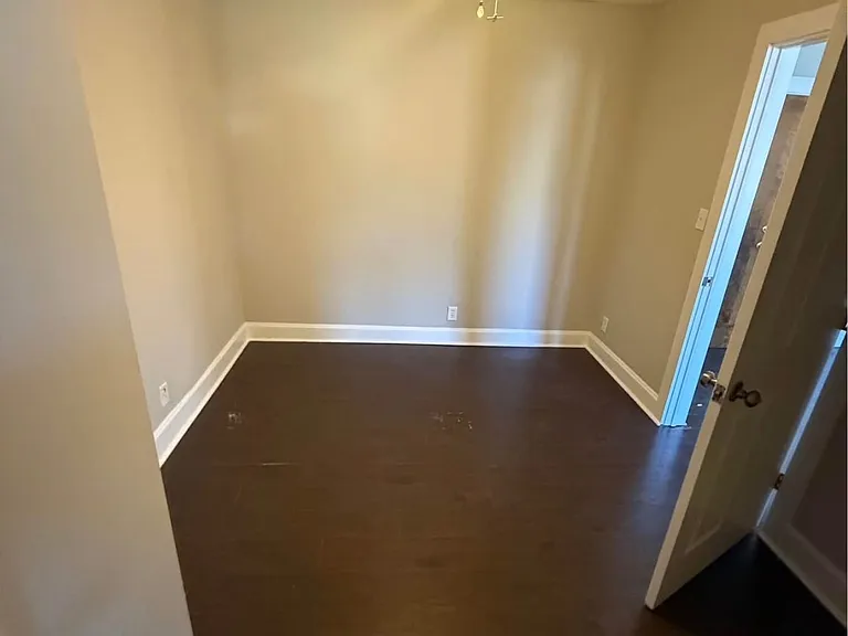 731 S Grand Ave #1 — Photo 7