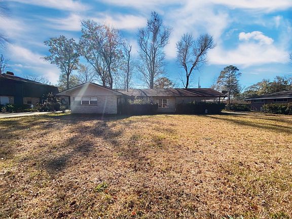 2nd image of 11820 Parkwood Dr