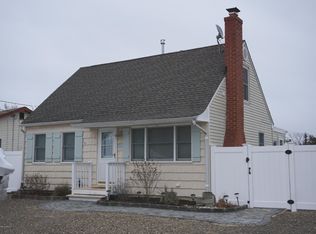 17 Florence Ln, Manahawkin, NJ 08050