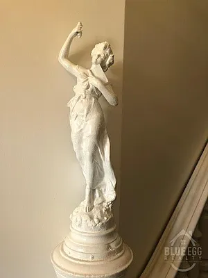 Rented by Blue Egg Realty Corp | media 11