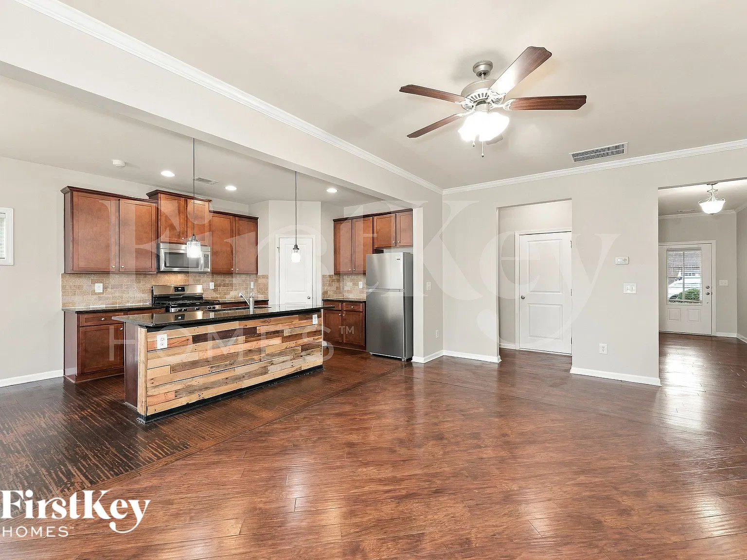 4 bed, 3.0 bath, 2389 sqft, $2,080 — Photo 4