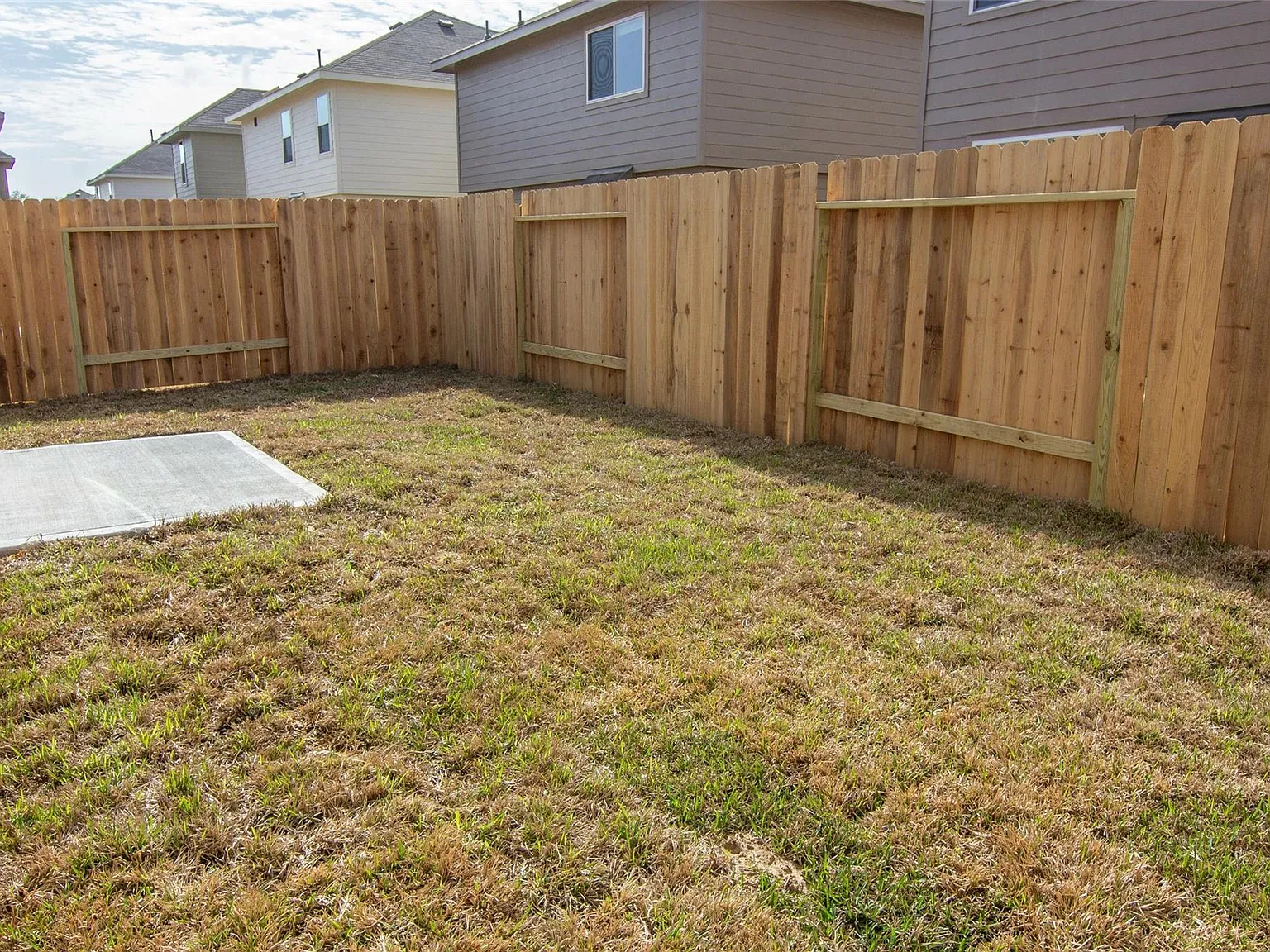 3 bed, 2.5 bath, 1381 sqft, $1,820 — Photo 2